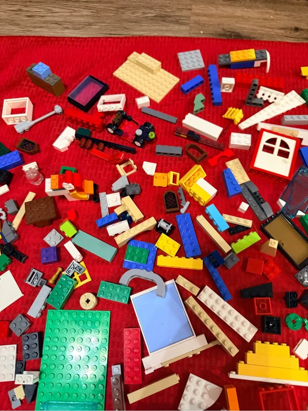 Lego mixed lot vintage pieces w minifigures